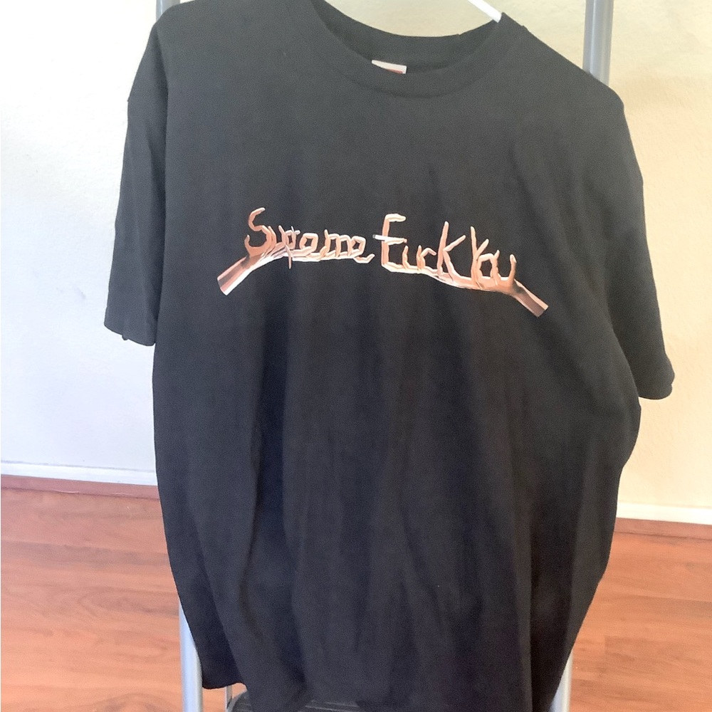 Supreme men’s XL shirt